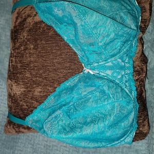 Cacique Bra. Unlined. Size 44H. Teal Color